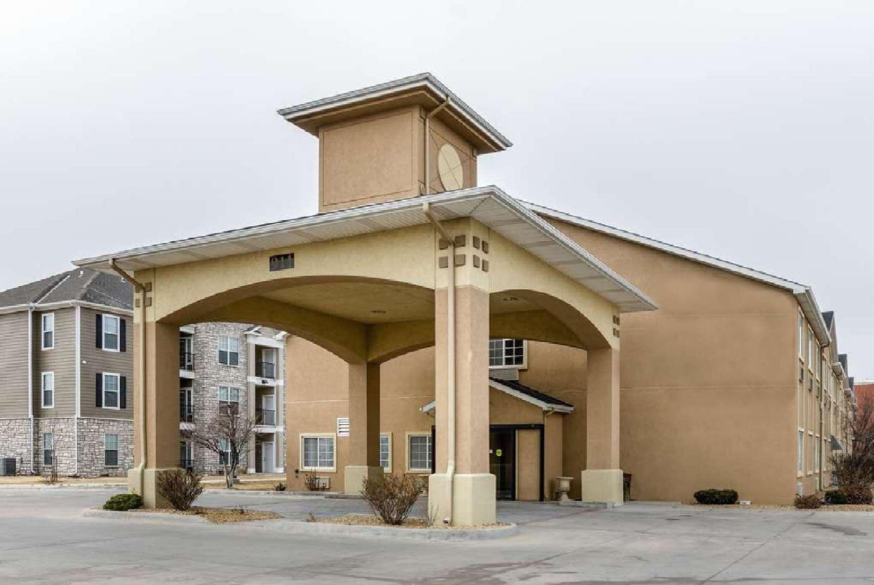 Super 8 By Wyndham Great Bend Exterior foto