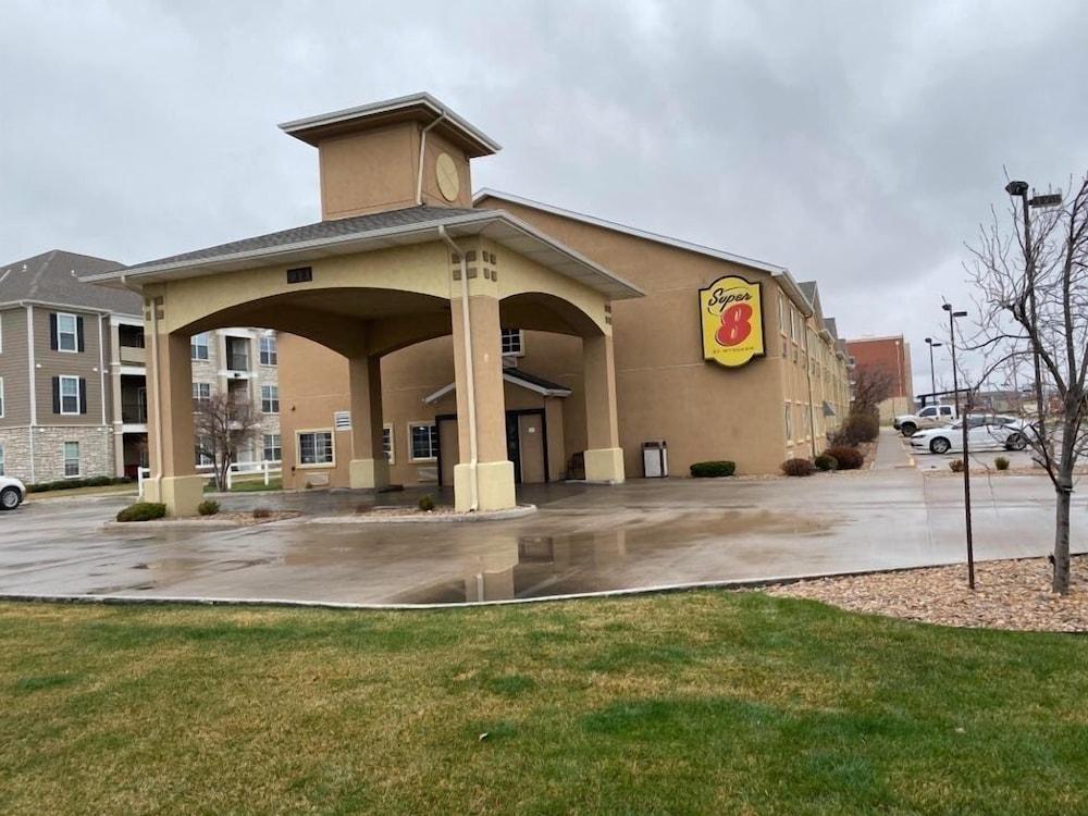 Super 8 By Wyndham Great Bend Exterior foto