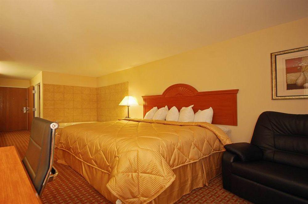 Super 8 By Wyndham Great Bend Quarto foto